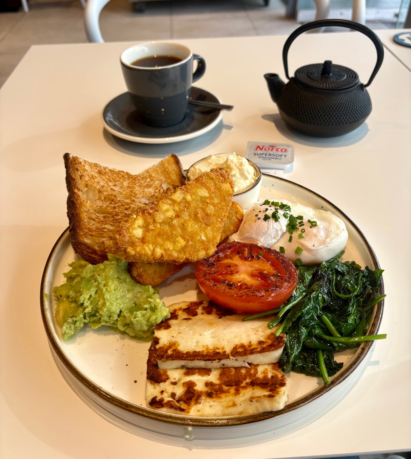 Leaf Cafe & Co Broadbeach — Broadbeach, Gold Coast