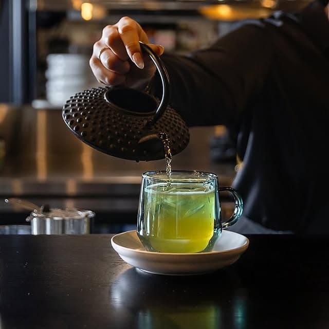 Madame V — Palm Beach, Gold Coast