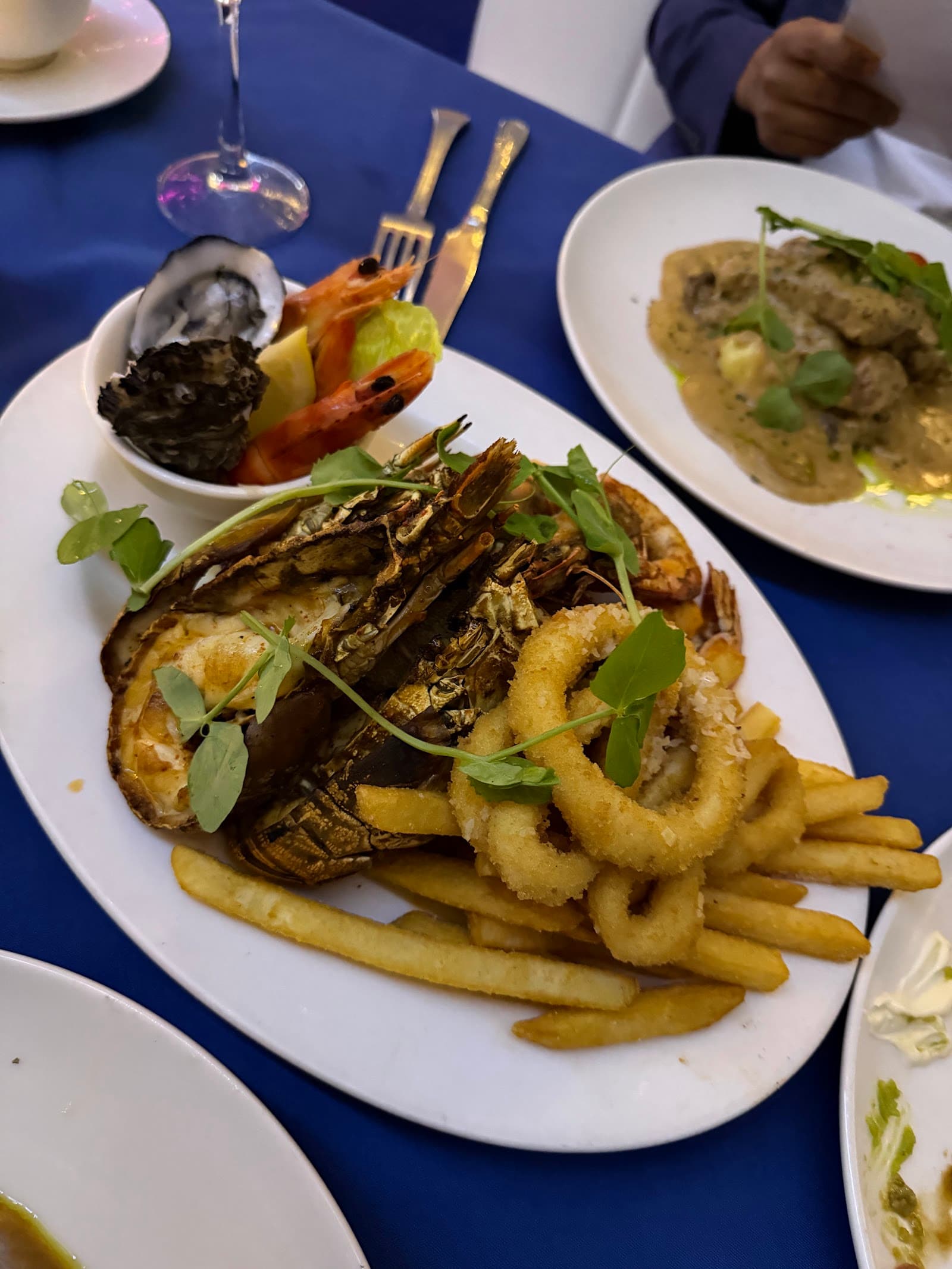 George's Paragon Seafood Restaurant — Hope Island, Gold Coast