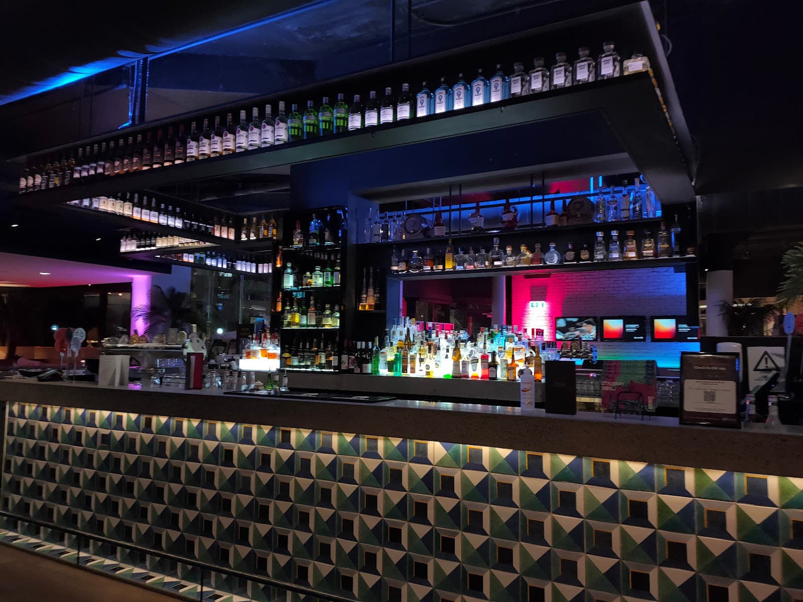 Stingray Lounge — Surfers Paradise, Gold Coast