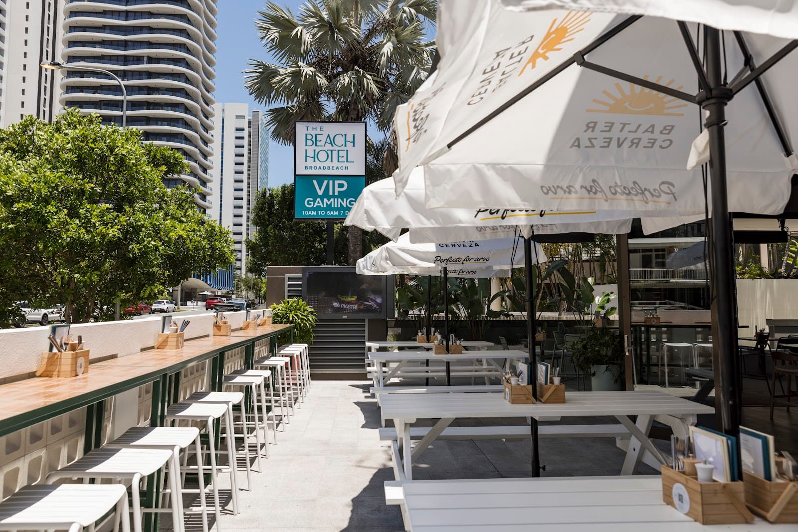 The Beach Hotel Broadbeach — Mermaid Beach, Gold Coast