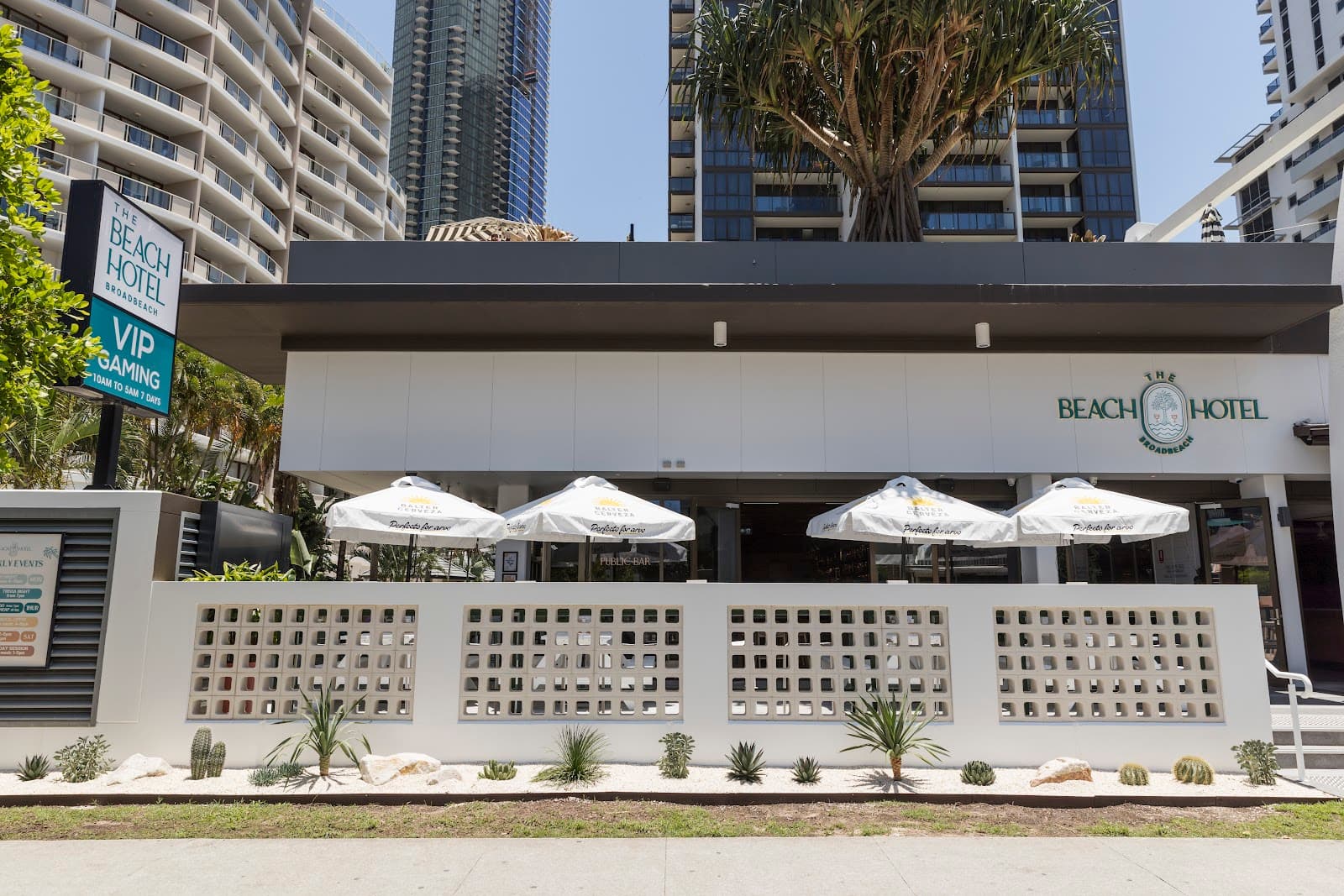 The Beach Hotel Broadbeach — Mermaid Beach, Gold Coast