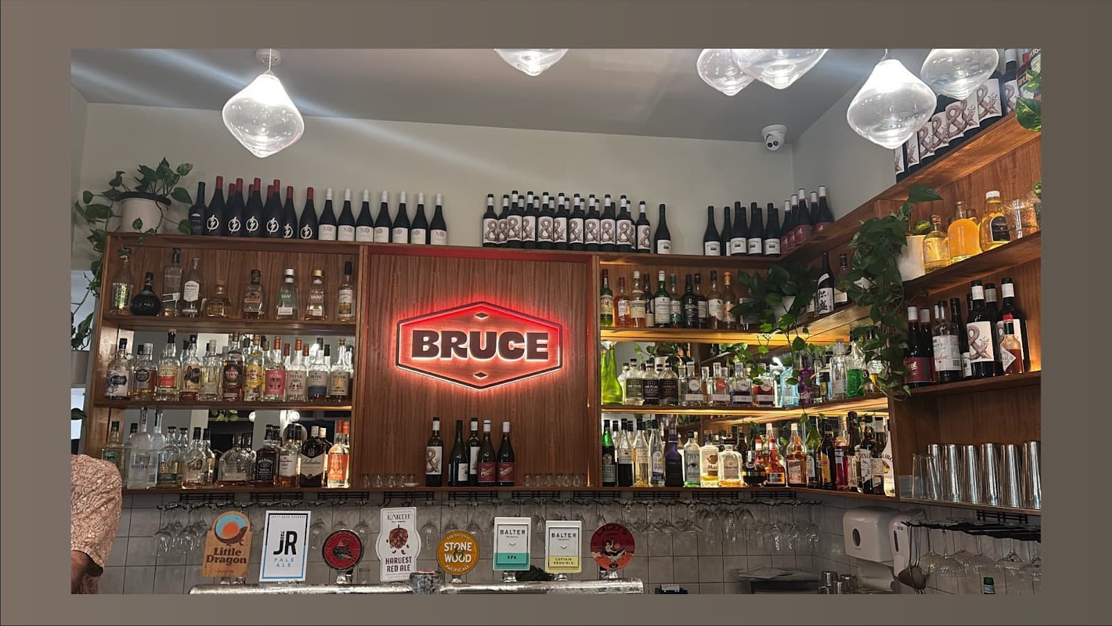 Bruce Bar — Currumbin, Gold Coast