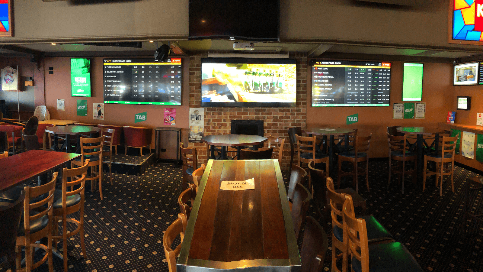 RQ'S Tavern — Robina, Gold Coast