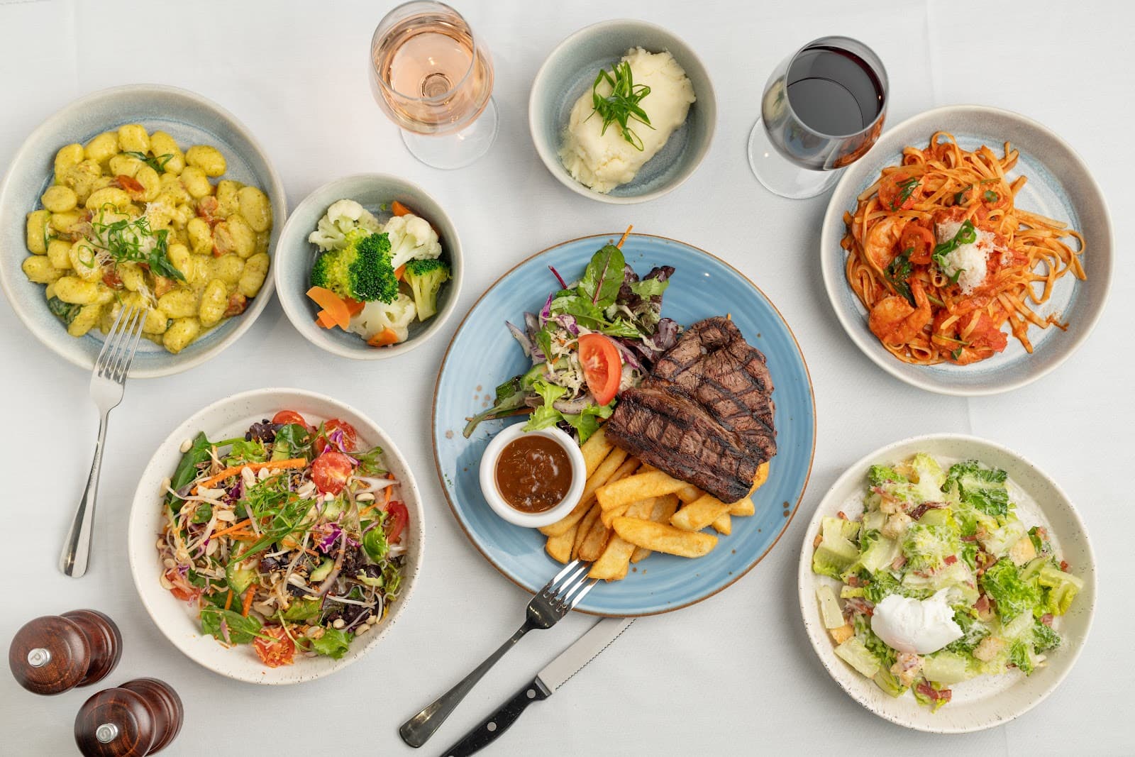 Cove Tavern & Corker Cellars Sanctuary Cove — Hope Island, Gold Coast