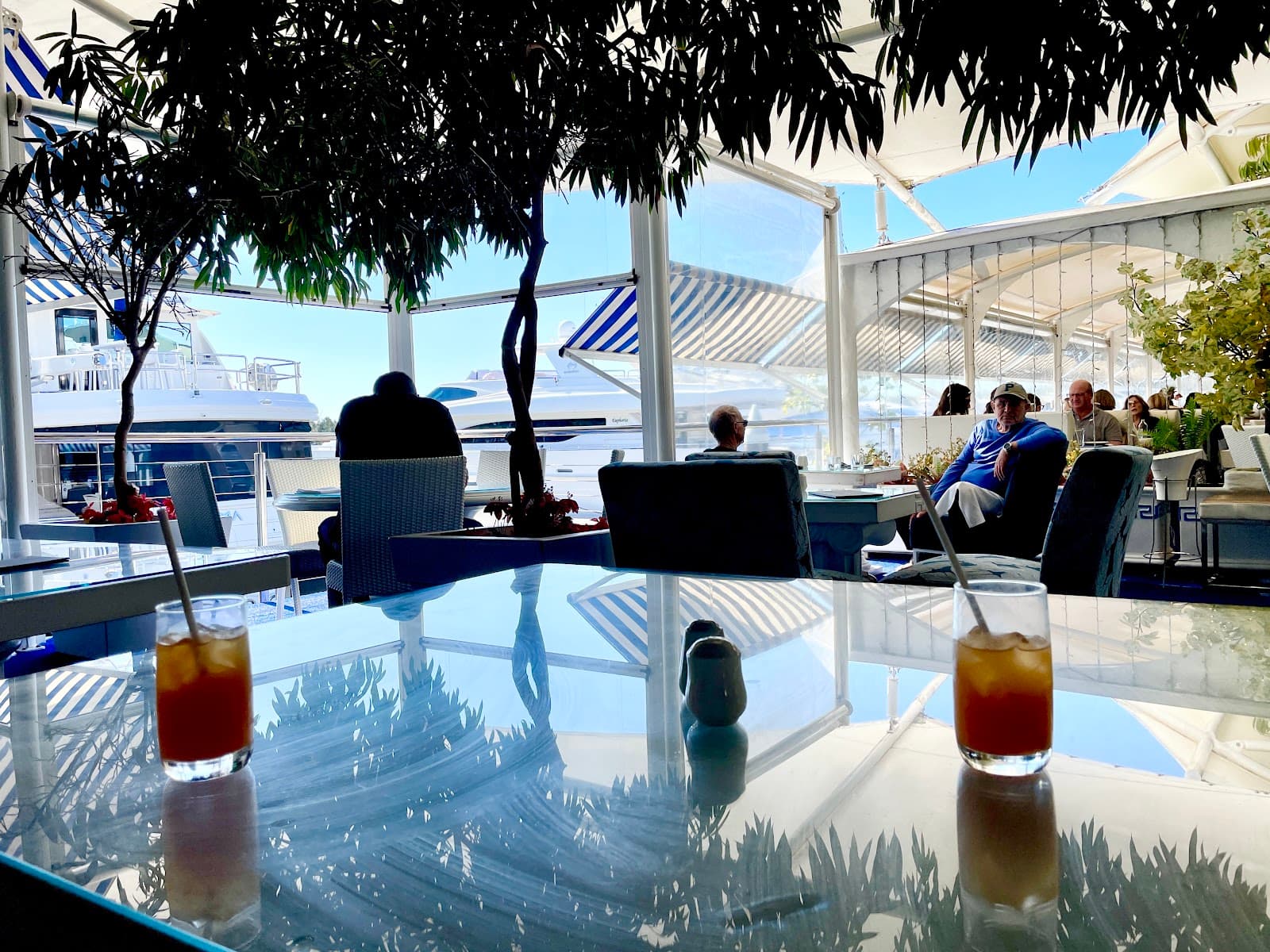George’s Paragon Cocktail Bar & Cafe — Hope Island, Gold Coast