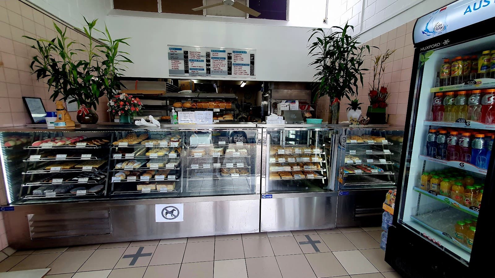 Lee's Cakes & Pastries Bakery Palm Beach — Palm Beach, Gold Coast