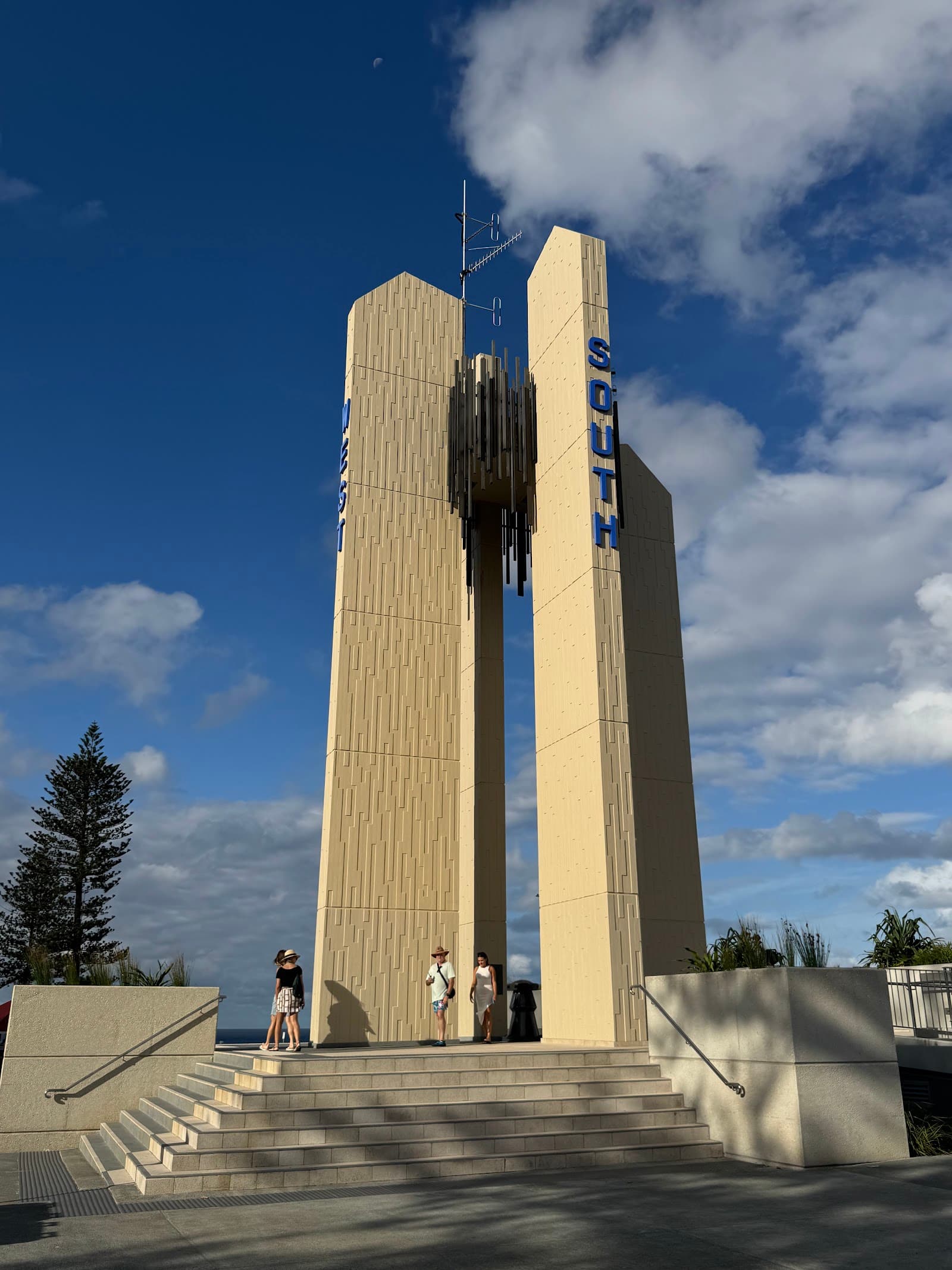 Captain Cook Memorial and Lighthouse — Coolangatta, Gold Coast