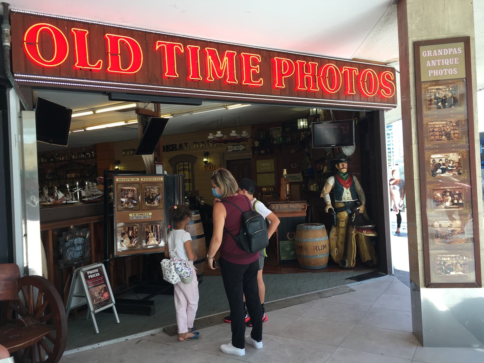 Old Time Photos — Surfers Paradise, Gold Coast