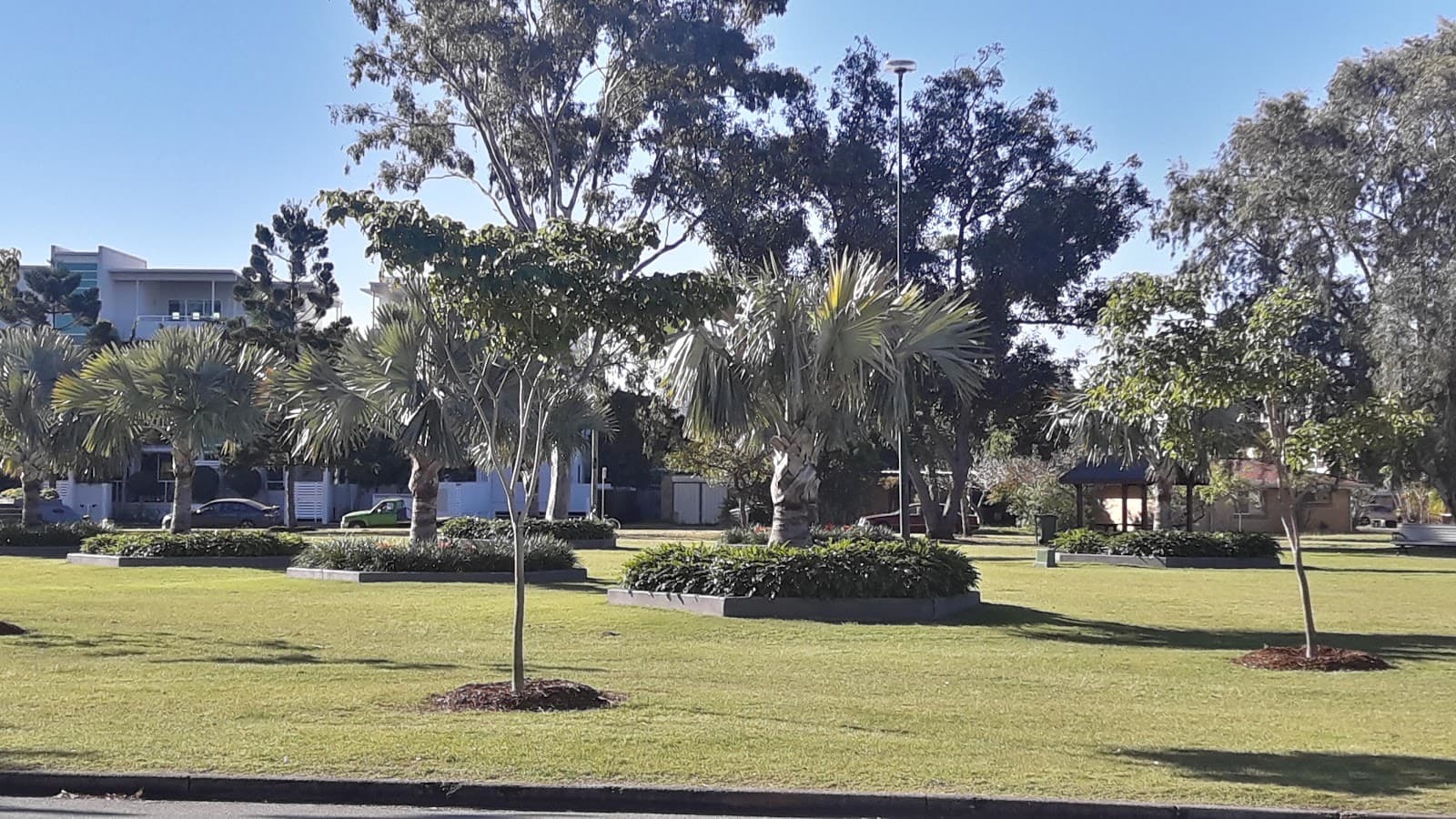 Chevron Island Park — Surfers Paradise, Gold Coast