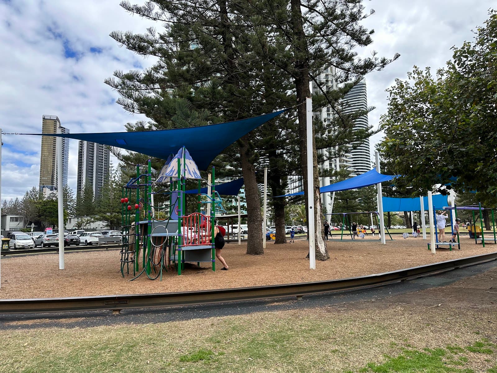 Pratten Park Playground — Broadbeach, Gold Coast