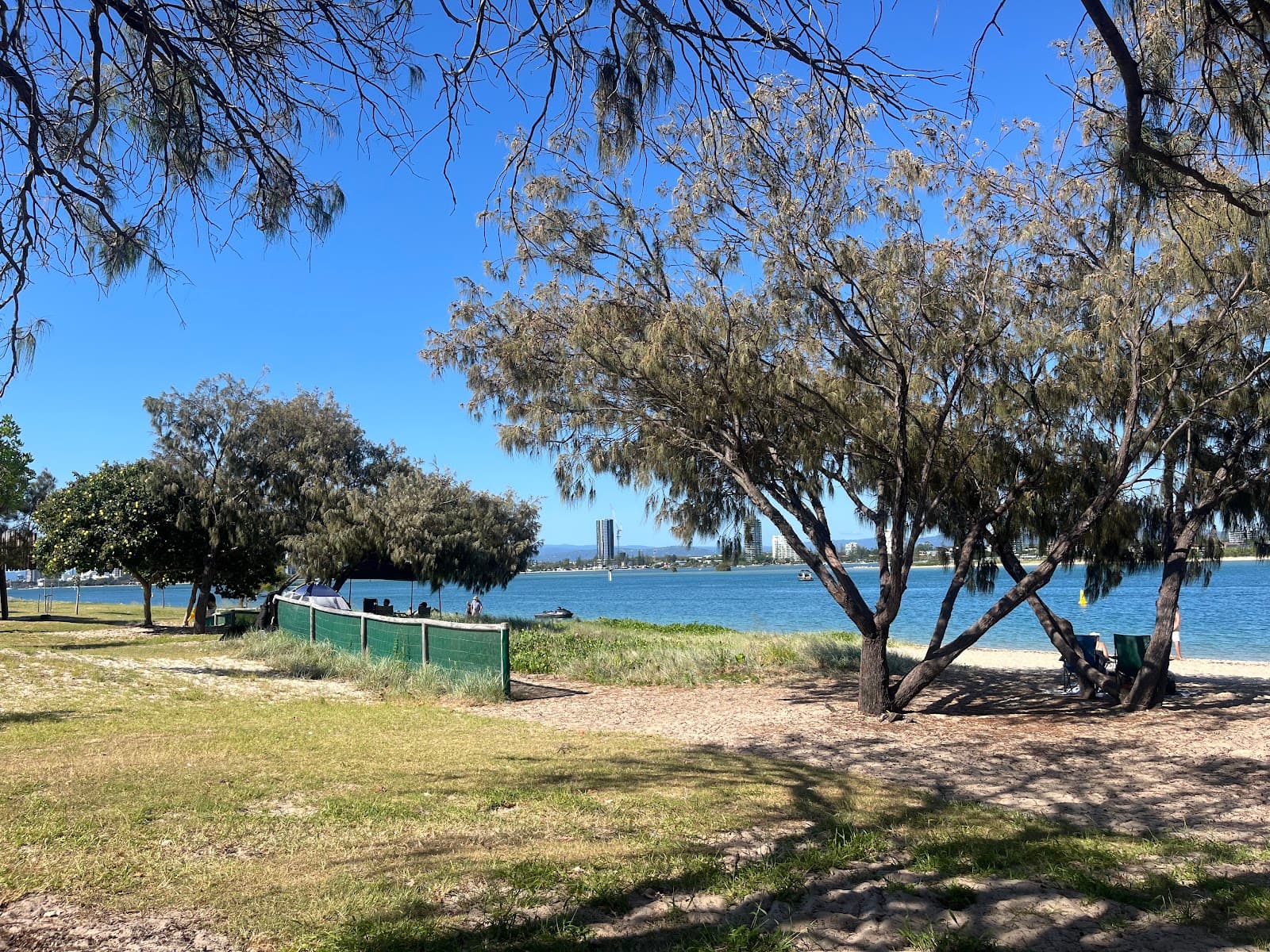 Picnic area Doug Jennings Park — Main Beach, Gold Coast