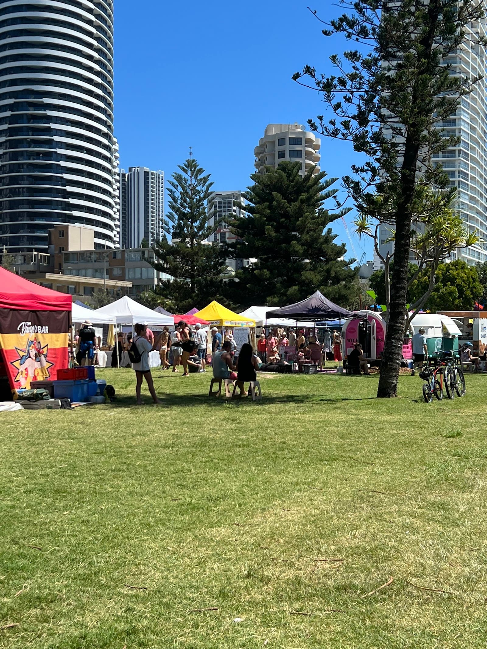 Broadbeach-Art and Craft on the Coast Beachfront Markets (1st and 3rd Sundays) — Broadbeach, Gold Coast