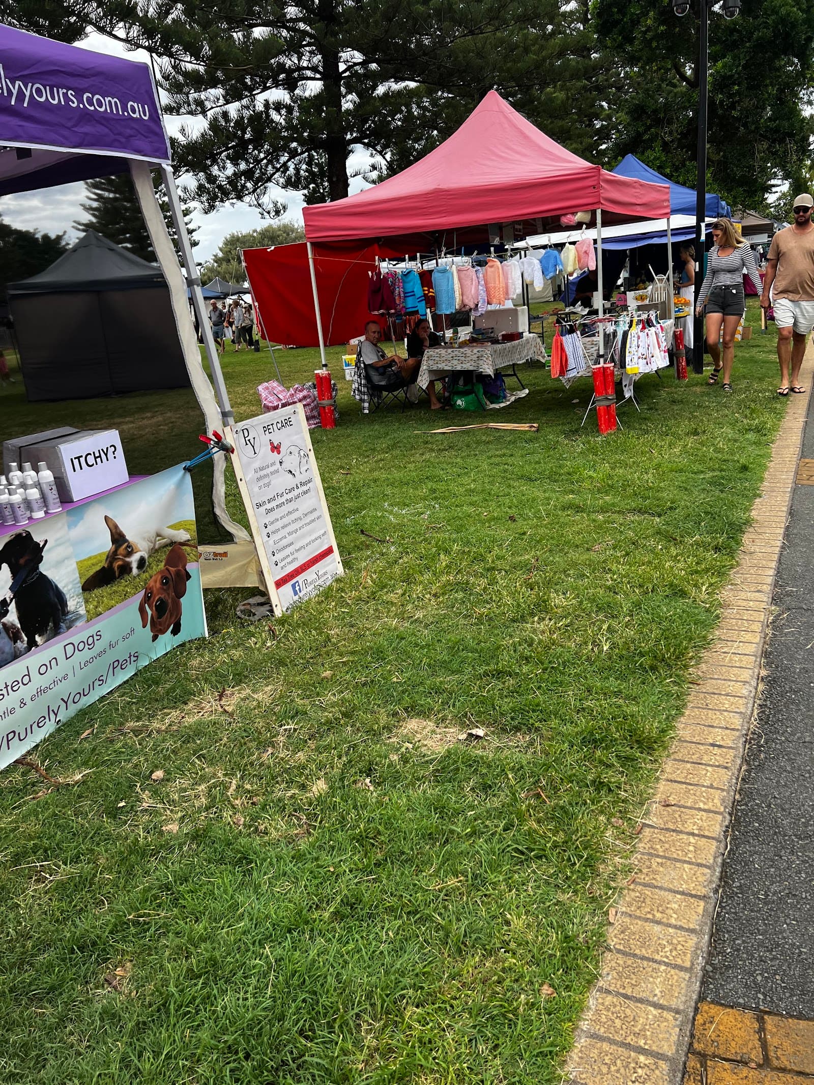 Broadbeach-Art and Craft on the Coast Beachfront Markets (1st and 3rd Sundays) — Broadbeach, Gold Coast