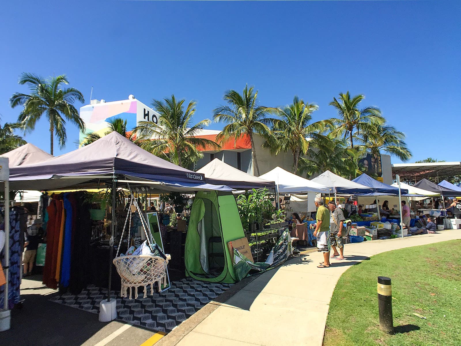 REGINADIGIUSTO — Surfers Paradise, Gold Coast