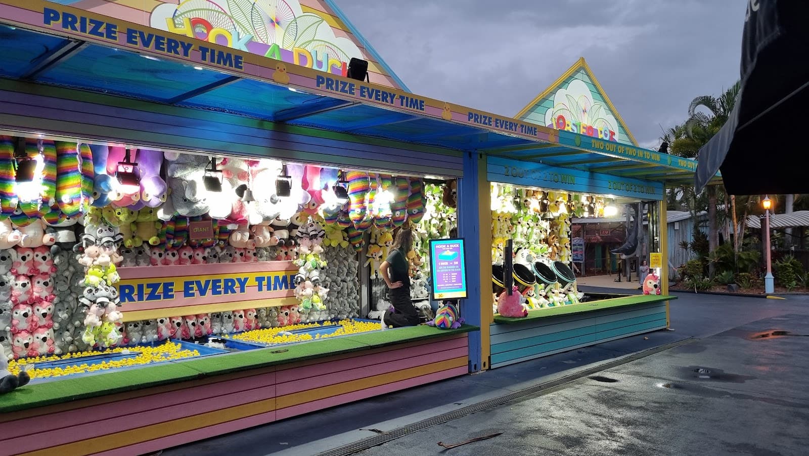 Dreamworld Night Market — Hope Island, Gold Coast