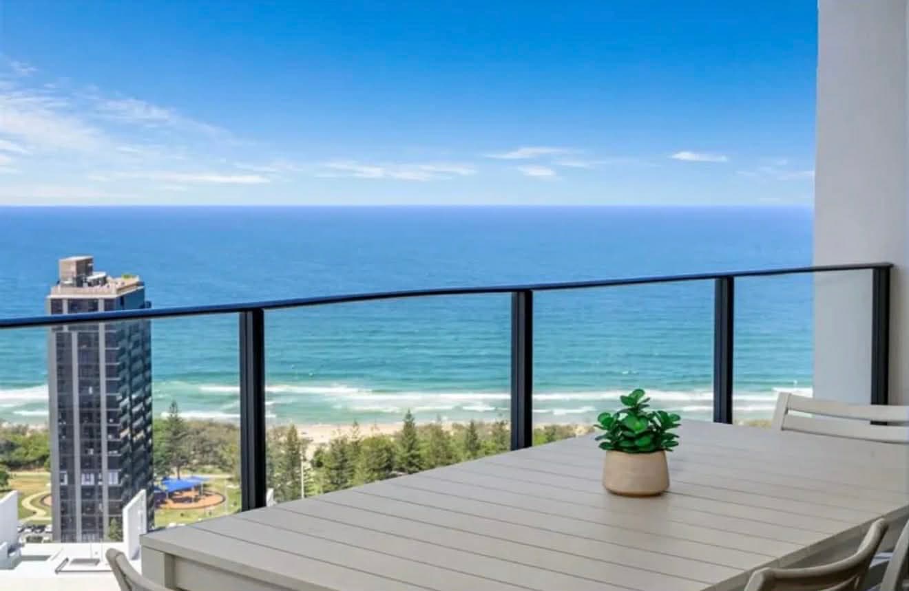 X — Mermaid Beach, Gold Coast