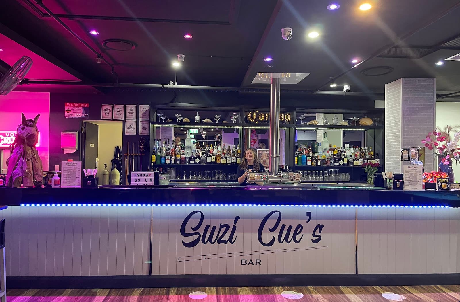 Suzi Cue’s — Surfers Paradise, Gold Coast