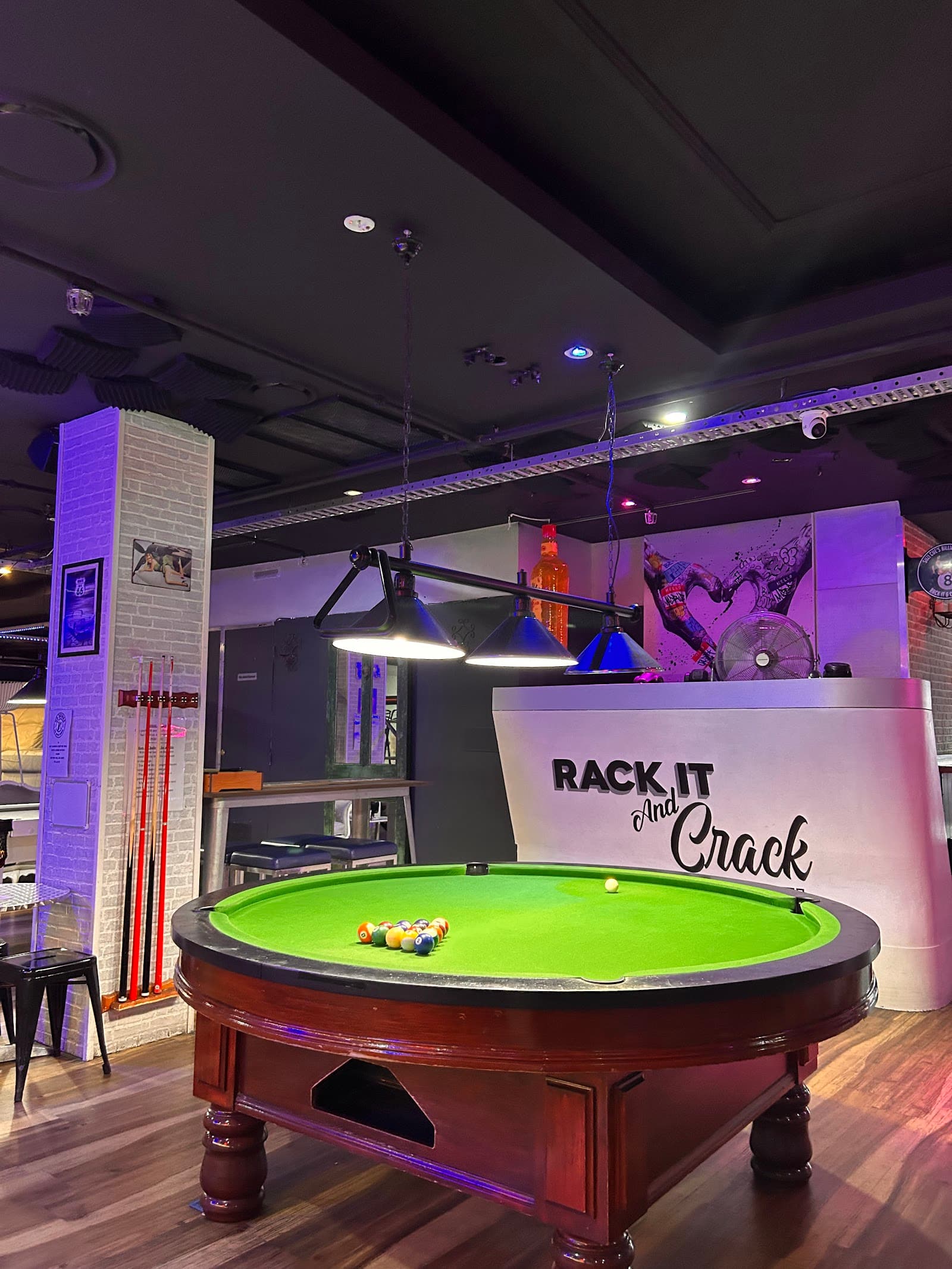 Suzi Cue’s — Surfers Paradise, Gold Coast