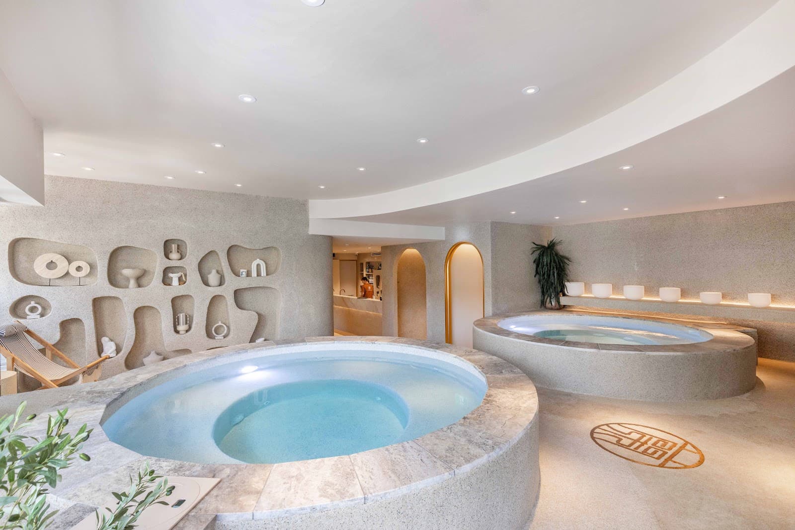 LAN BATHHOUSE SURFERS PARADISE — Palm Beach, Gold Coast