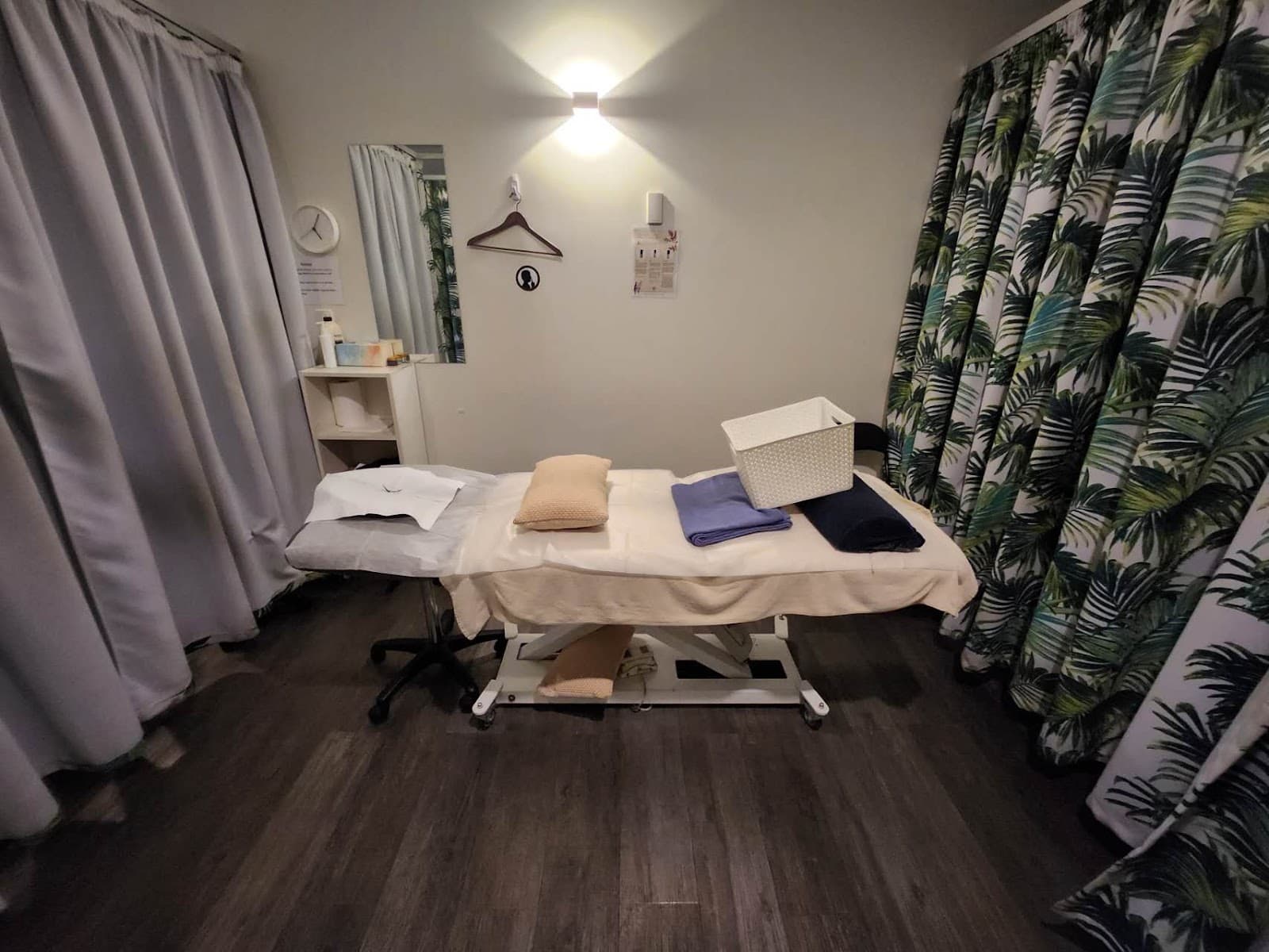 Healthlink Massage — Broadbeach, Gold Coast