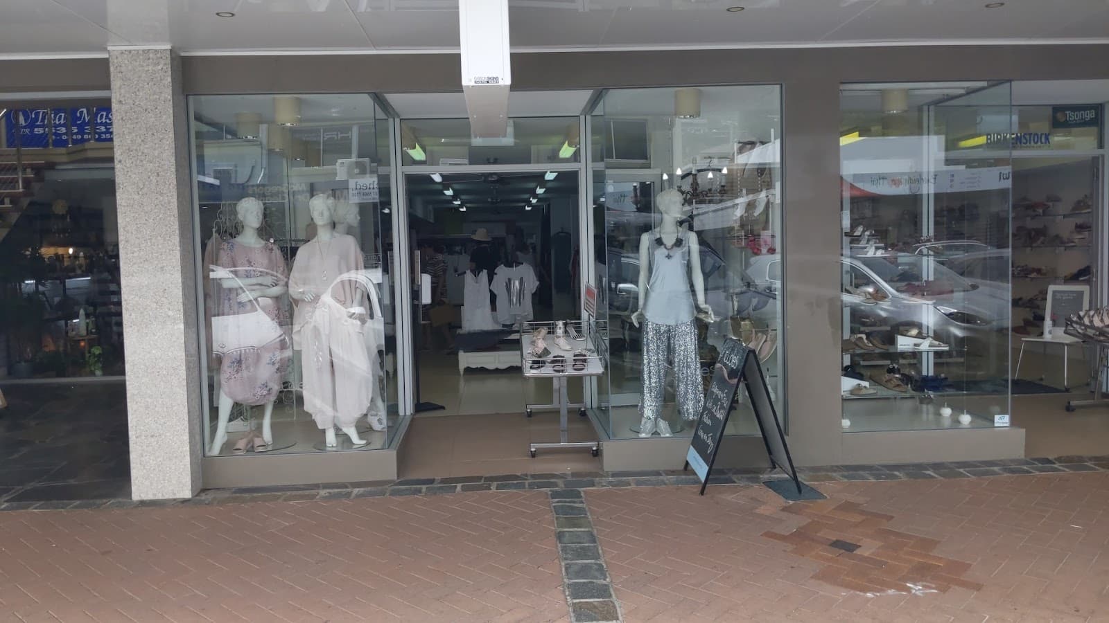 Tide fashion botique — Burleigh Heads, Gold Coast