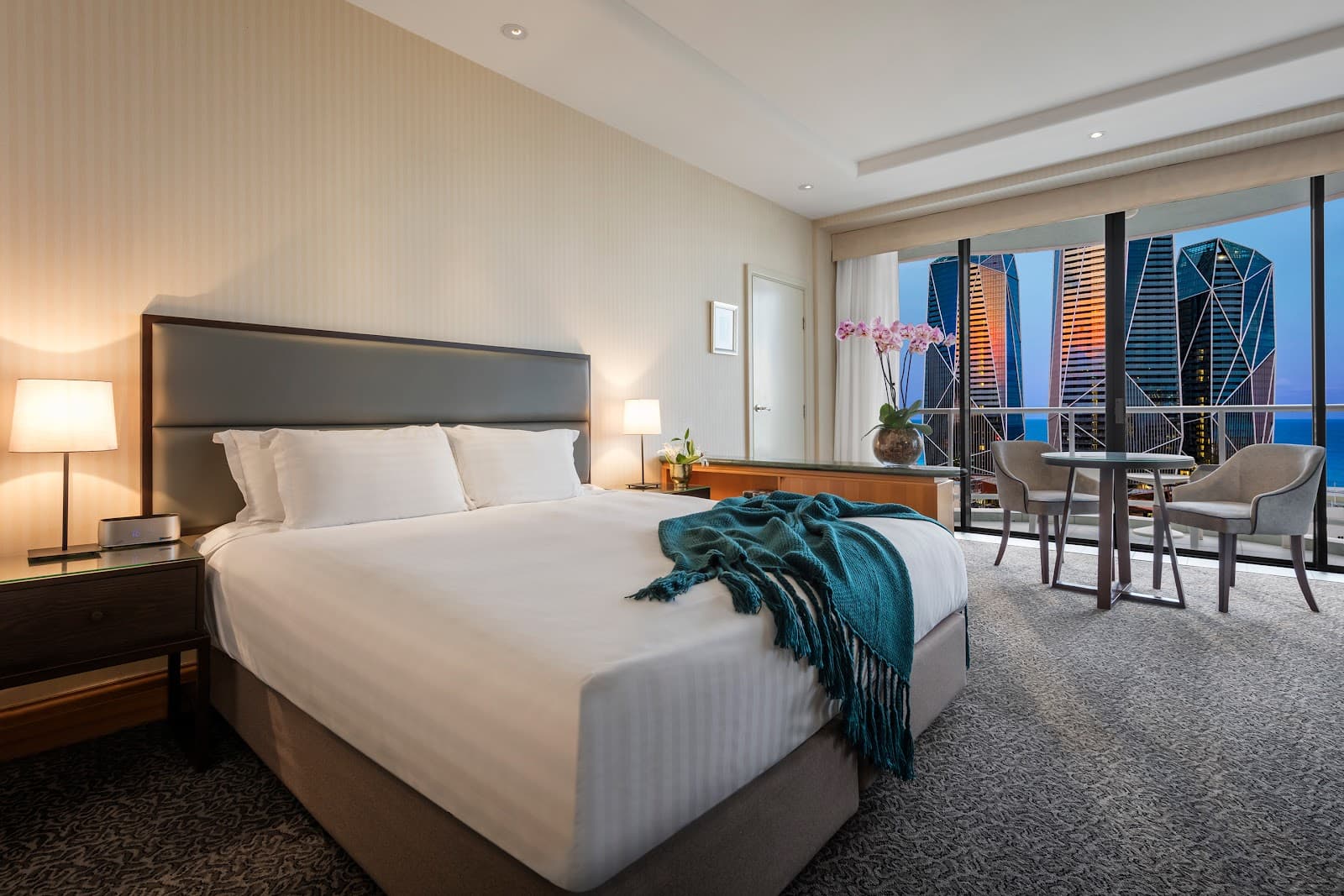 Oaks Gold Coast Hotel — Surfers Paradise, Gold Coast
