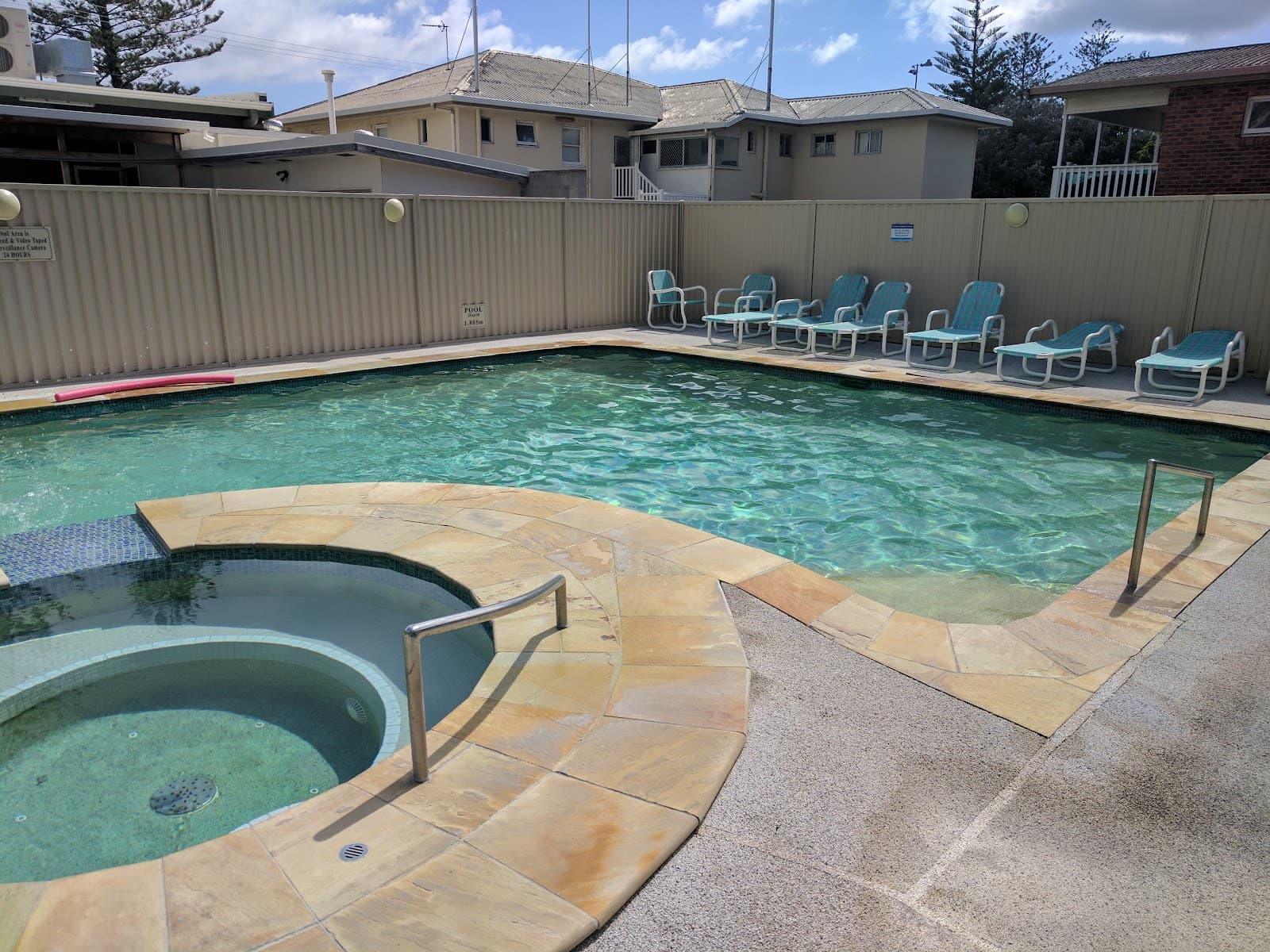 Burleigh Beach Tower — Burleigh Heads, Gold Coast
