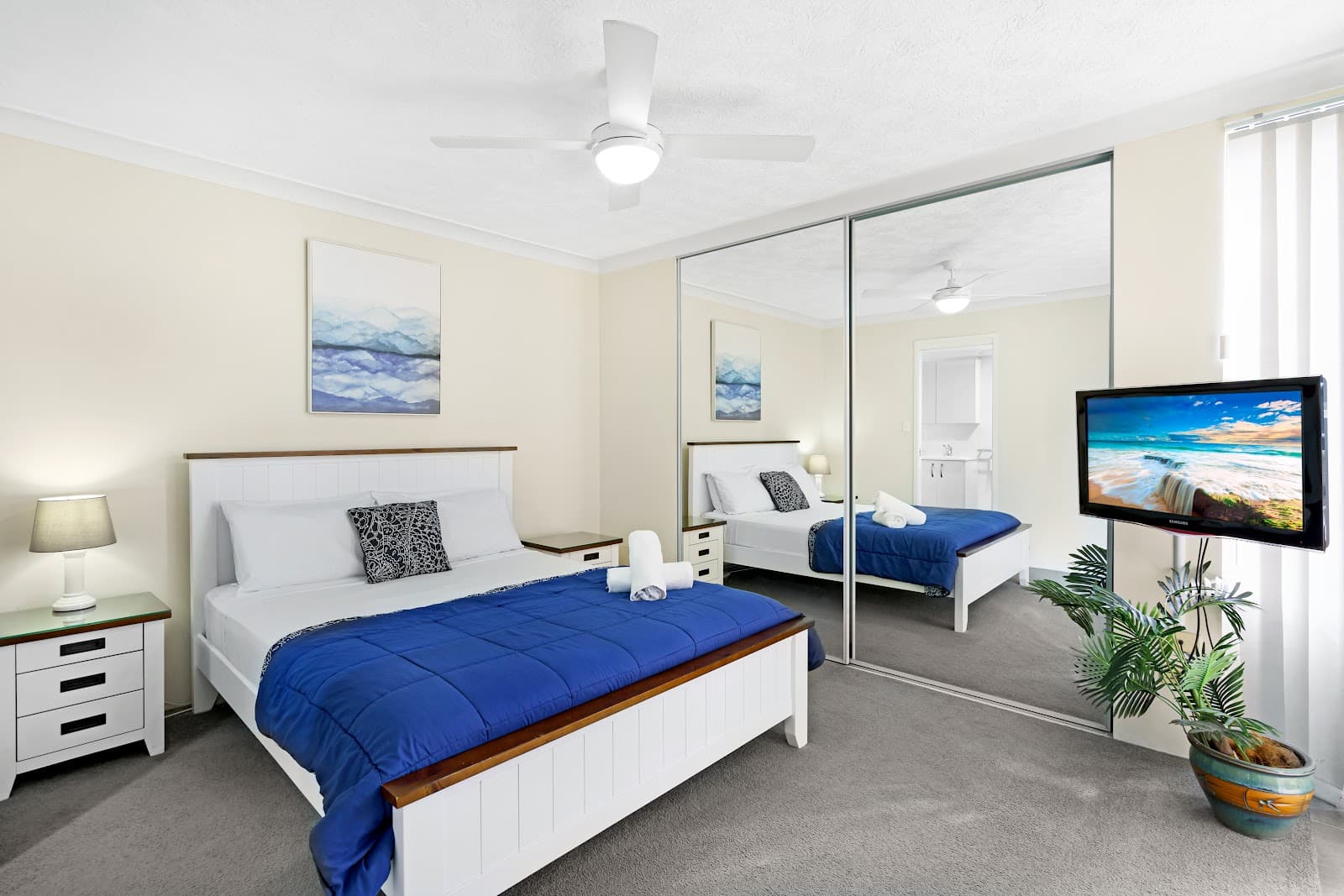 Oceanside Cove — Burleigh Heads, Gold Coast