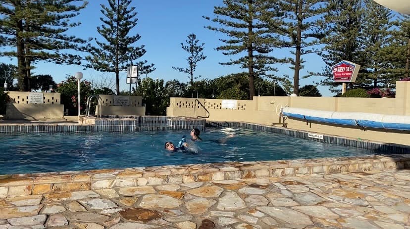 Southern Cross Apartments Burleigh Heads — Burleigh Heads, Gold Coast