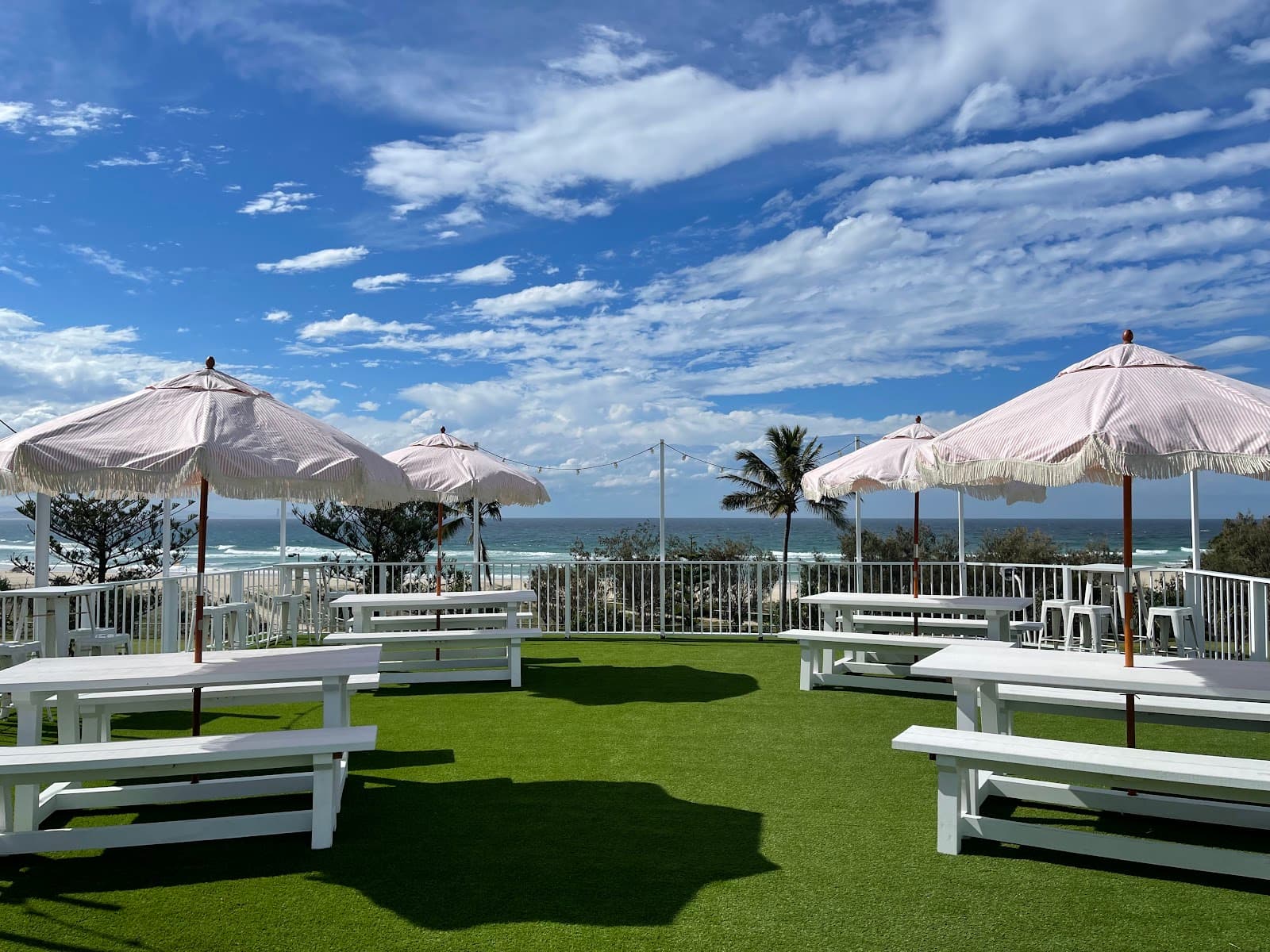 The Pink Hotel Coolangatta — Currumbin, Gold Coast