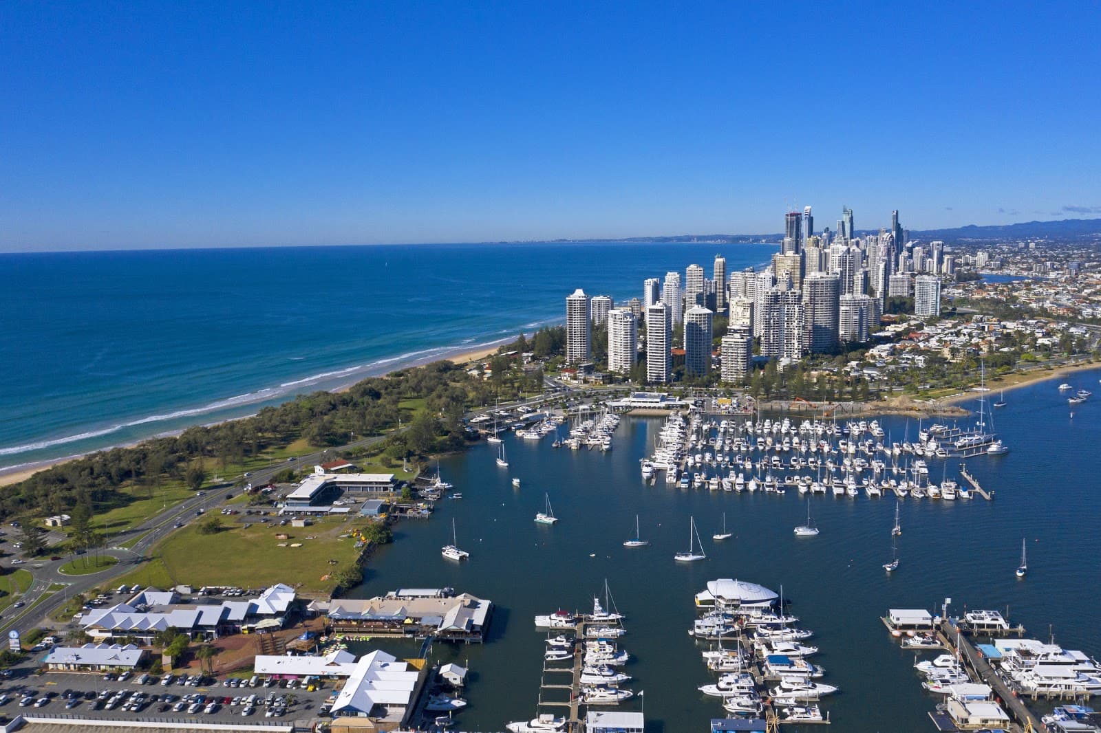 De Ville Apartments — Main Beach, Gold Coast