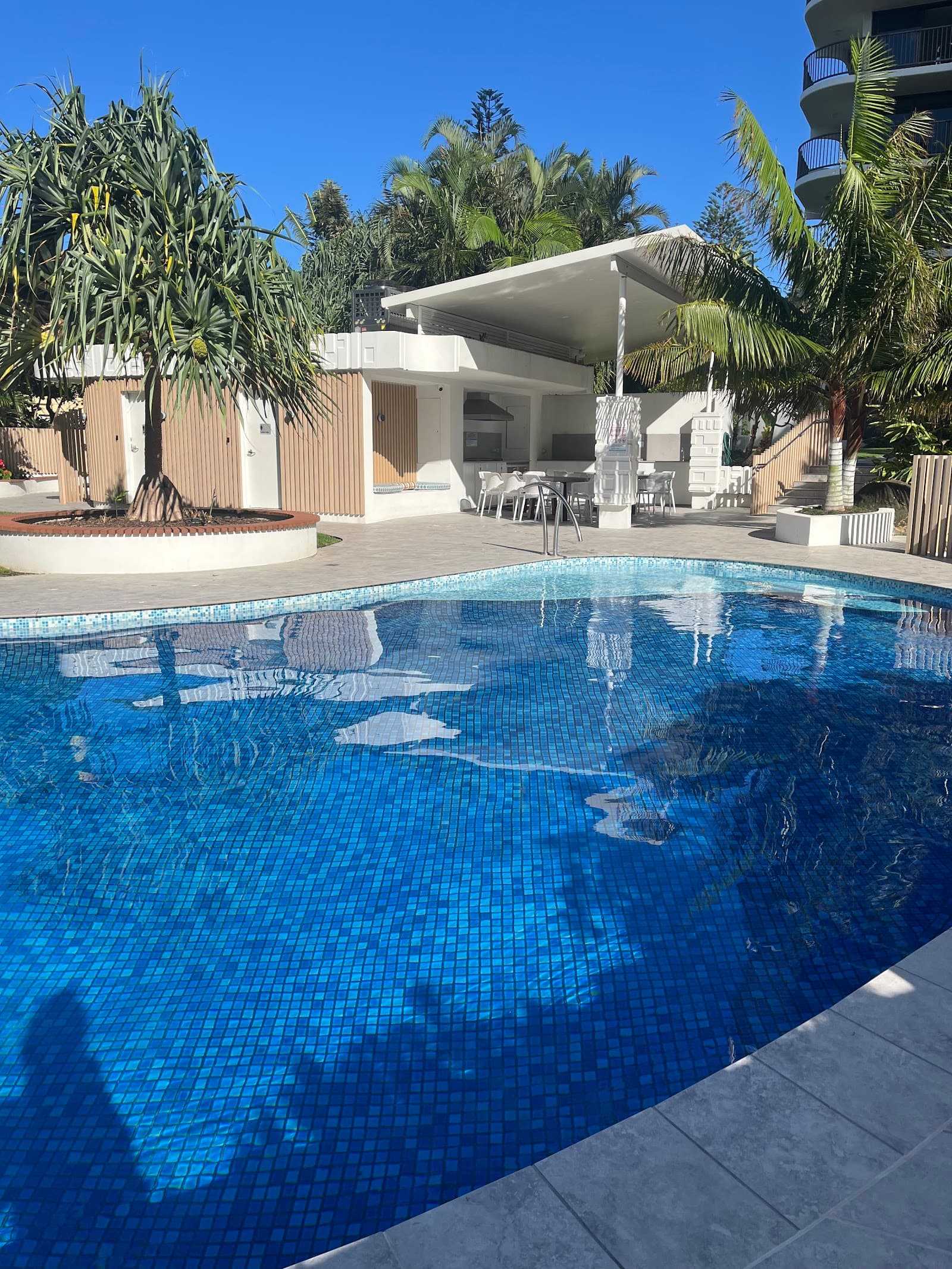 De Ville Apartments — Main Beach, Gold Coast