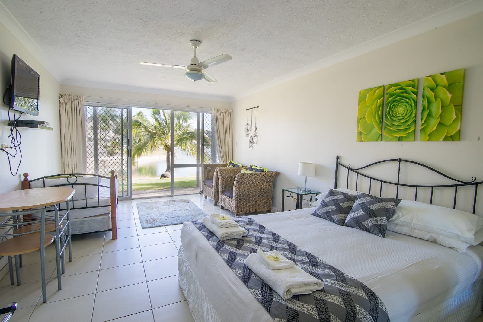 Bay of Palms Resort — Currumbin, Gold Coast