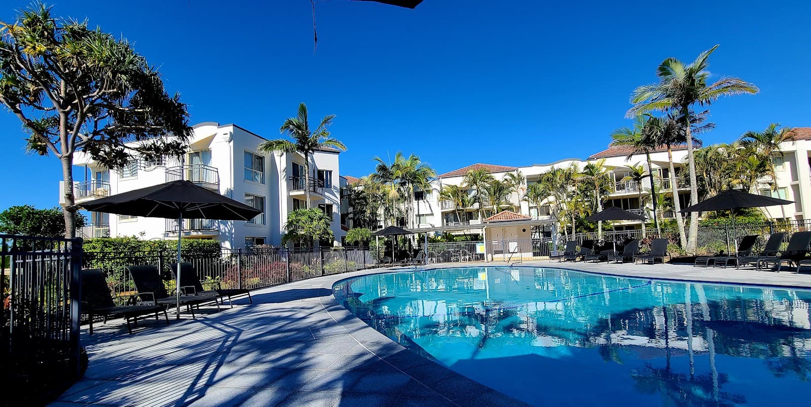 Golden Riviera Beach Resort — Currumbin, Gold Coast