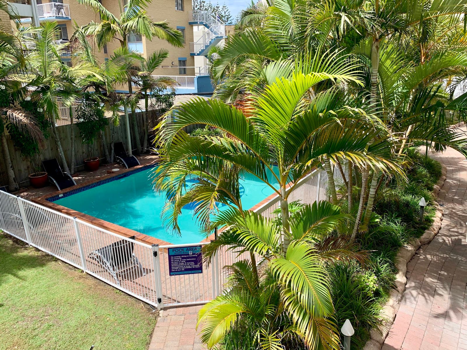 Outrigger Resort — Miami, Gold Coast