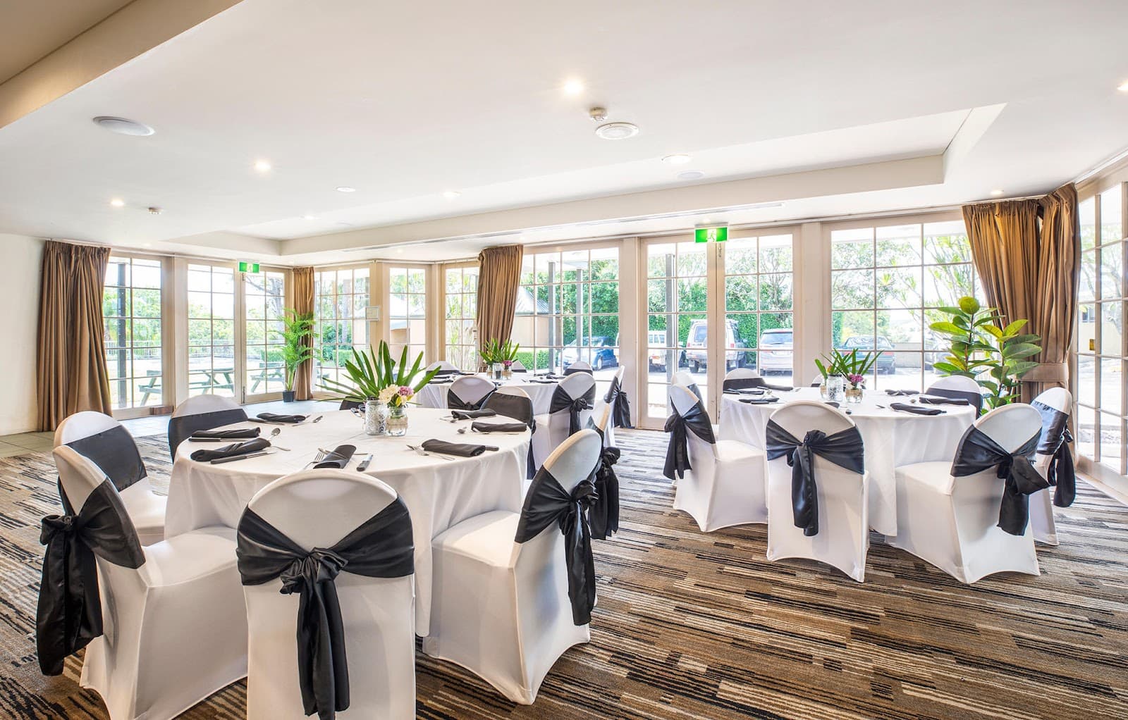 Hinterland Hotel — Hope Island, Gold Coast