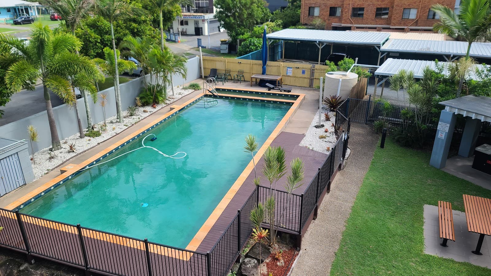 Broadwater Keys Holiday Apartments — Hope Island, Gold Coast