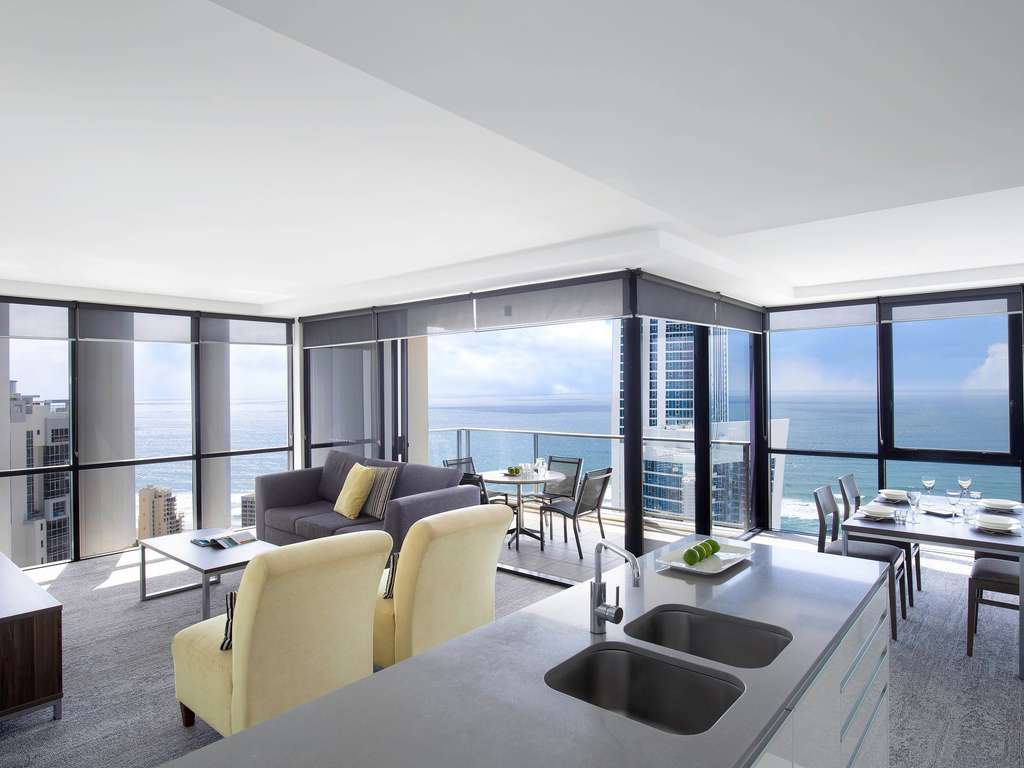 Mantra Circle on Cavill Surfers Paradise