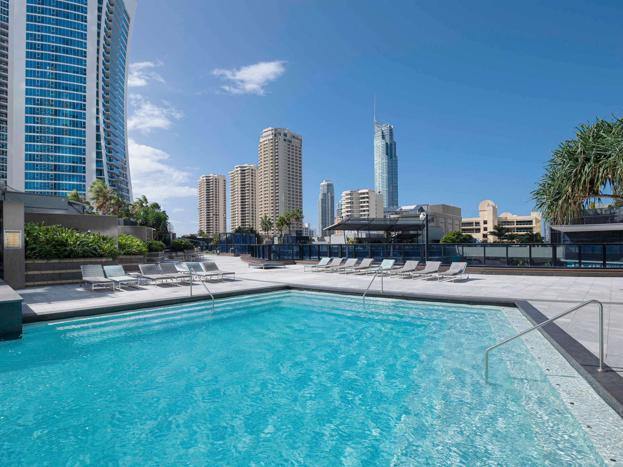 Mantra Circle on Cavill Surfers Paradise
